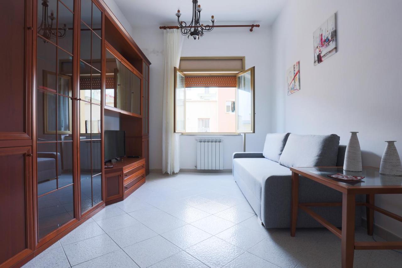Bright Apartment Near The Sea With Parking Salerno Dış mekan fotoğraf